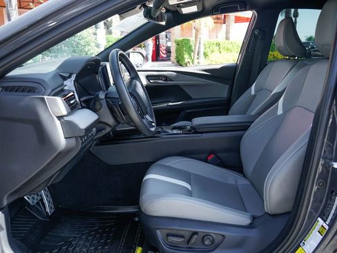 Used 2025 Toyota Camry SE image 17