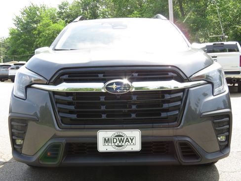 Used 2023 Subaru Ascent Limited w/ Technology Package AWD/4WD image 2
