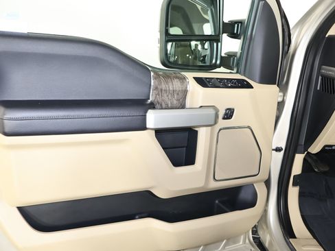 Used 2017 Ford F250 Lariat w/ Lariat Value Package image 49