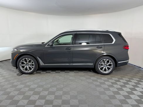 New 2026 BMW X7 xDrive40i image 2