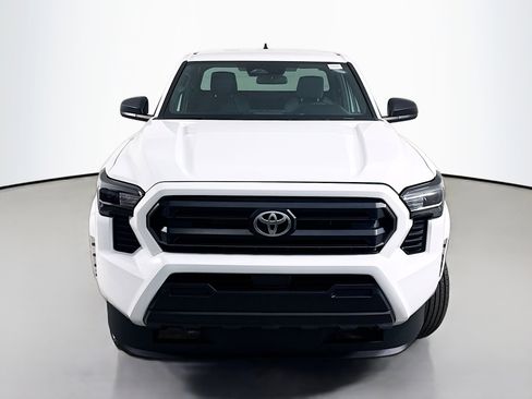 Used 2025 Toyota Tacoma SR image 2