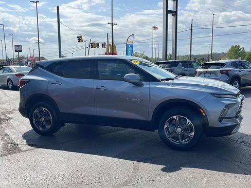 Used 2025 Chevrolet Blazer LT FWD image 6