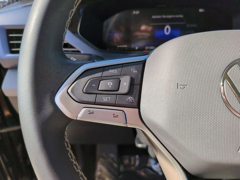 Used 2023 Volkswagen Taos SE w/ Panoramic Sunroof Package FWD image 27