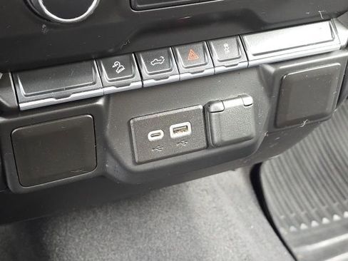 Used 2021 Chevrolet Silverado 1500 Custom Trail Boss image 34