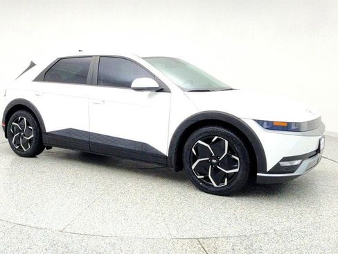 Used 2022 Hyundai Ioniq 5 SE image 3