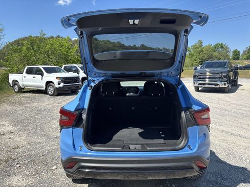 Used 2024 Chevrolet Trax RS w/ Driver Confidence Package FWD image 25