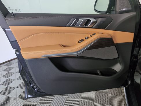 Used 2026 BMW X5 sDrive40i w/ Premium Package image 10