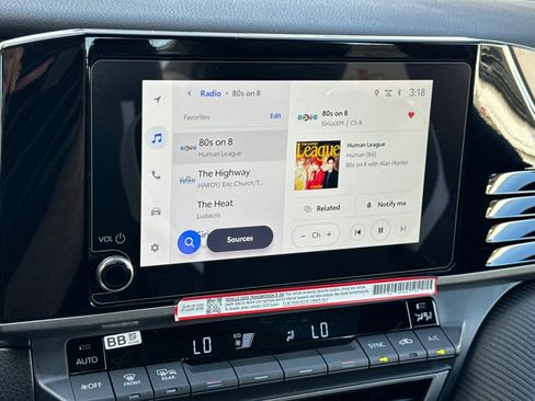 Used 2026 Toyota Camry Hybrid FWD image 18