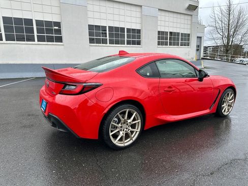 Used 2026 Toyota GR86 Premium w/ ALL Weather Mat Package (TMS) image 7