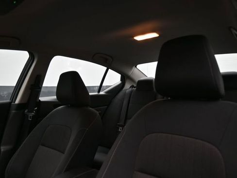 Used 2025 Nissan Altima 2.5 SV image 2