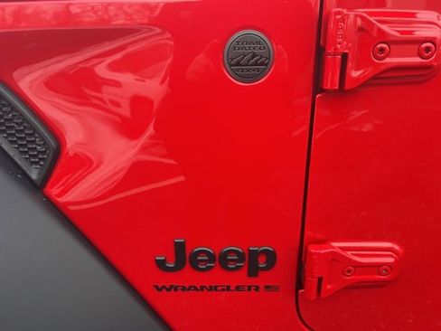 Used 2024 Jeep Wrangler Willys image 30