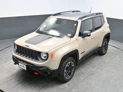 Used 2016 Jeep Renegade Trailhawk image 18