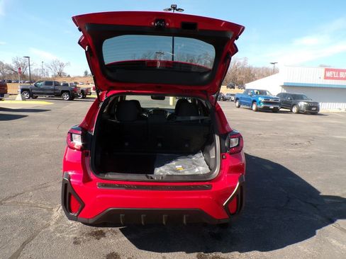 Used 2025 Subaru Crosstrek 2.0i Premium image 8