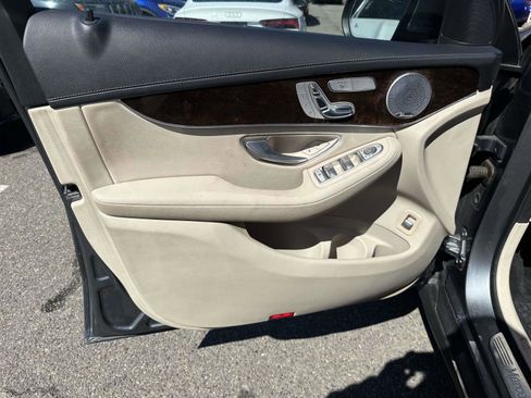 Used 2017 Mercedes-Benz GLC 300 4MATIC w/ Premium 2 Package image 11