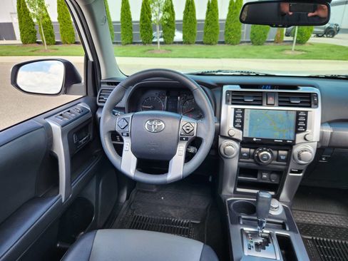 Used 2021 Toyota 4Runner SR5 Premium w/ Moonroof Package AWD/4WD image 20