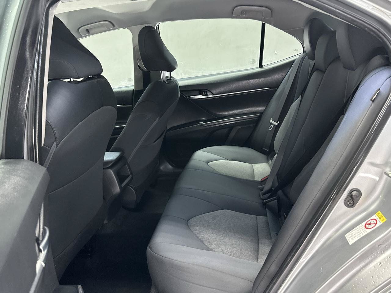 Used 2018 Toyota Camry LE FWD image 14