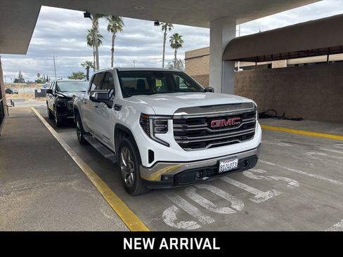 Certified 2023 GMC Sierra 1500 SLT w/ SLT Premium Package RWD image 3