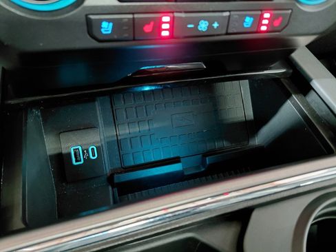 Used 2021 Ford F350 Platinum w/ Tremor Off-Road Package image 38