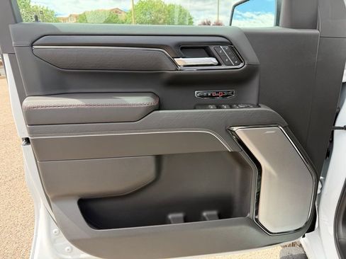New 2026 GMC Sierra 1500 AT4X w/ LPO, Black Badging Package AWD/4WD image 9