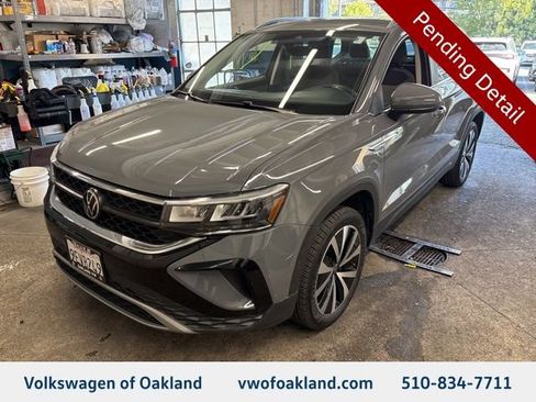 Used 2023 Volkswagen Taos SE image 1