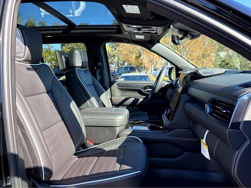 New 2025 GMC Yukon AT4 Ultimate image 11