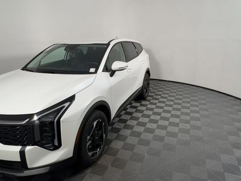 New 2026 Kia Sportage S image 2