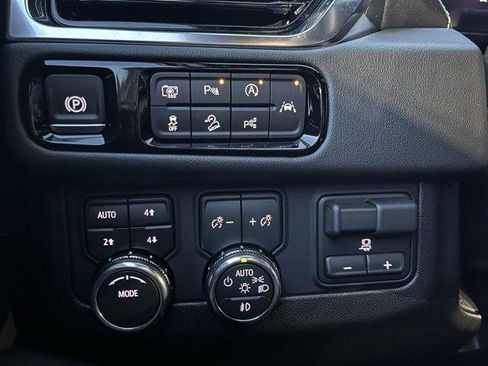 New 2026 GMC Yukon Elevation image 14