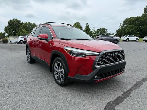 Used 2023 Toyota Corolla Cross XLE FWD image 8