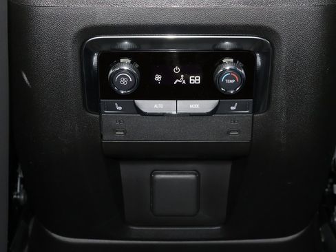 New 2025 Chevrolet Suburban Premier w/ Sun And Tow Package image 31