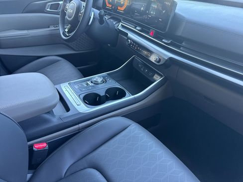 New 2026 Kia Carnival LXS image 17