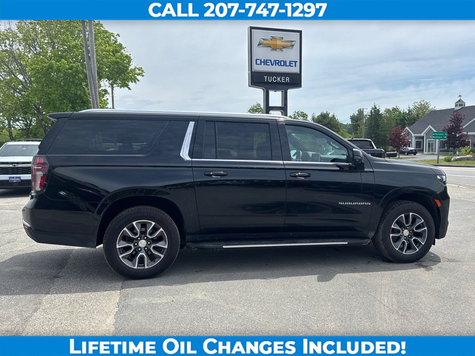 Used 2021 Chevrolet Suburban LT w/ LT Signature Package AWD/4WD image 4