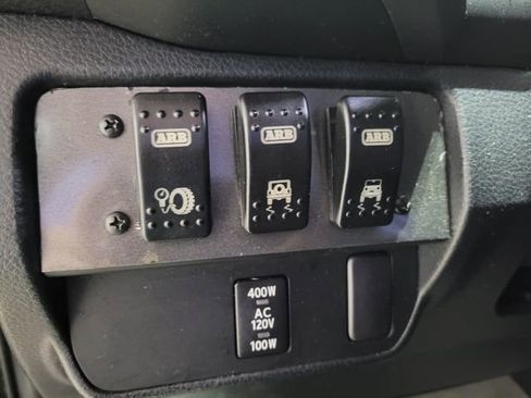 Used 2016 Toyota Tacoma TRD Sport w/ Towing Package image 36