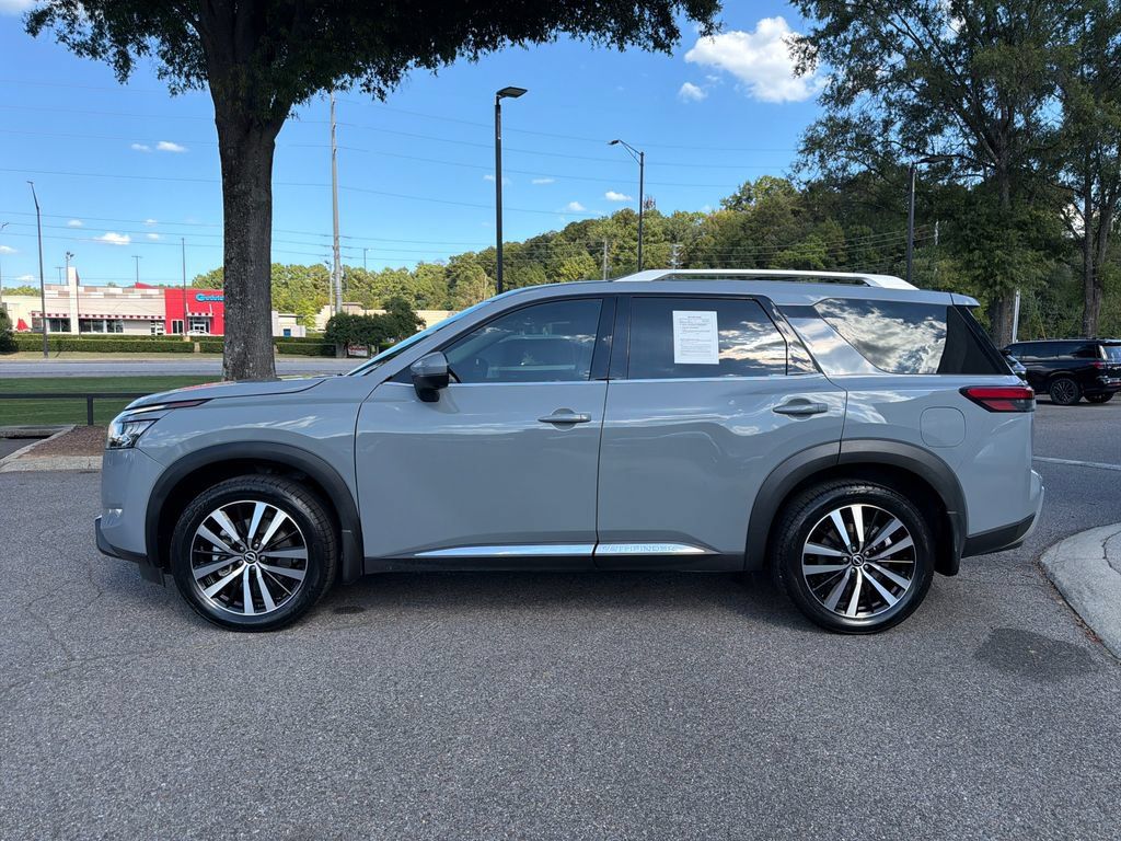 Used 2023 Nissan Pathfinder Platinum w/ Cargo Package AWD/4WD image 7