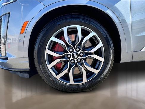 Certified 2023 Cadillac XT6 Sport w/ Technology Package image 8