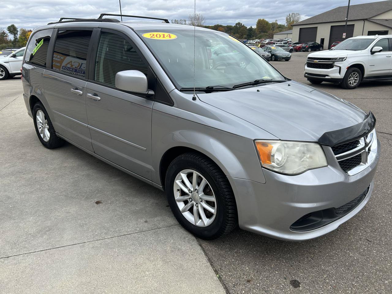 Used 2014 Dodge Grand Caravan SXT FWD image 3