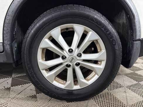 Used 2016 Nissan Rogue SV FWD image 14