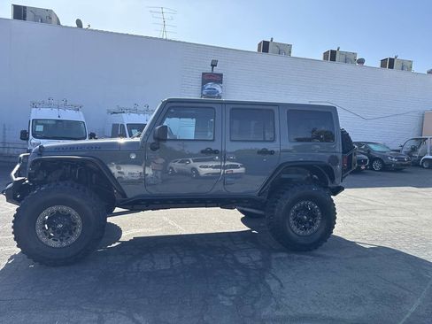 Used 2014 Jeep Wrangler Unlimited Rubicon w/ Connectivity Group AWD/4WD image 6