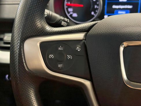 Used 2024 GMC Terrain SLE AWD/4WD image 16