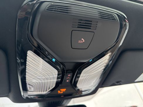 Used 2024 BMW 430i xDrive Coupe w/ Premium Package image 35