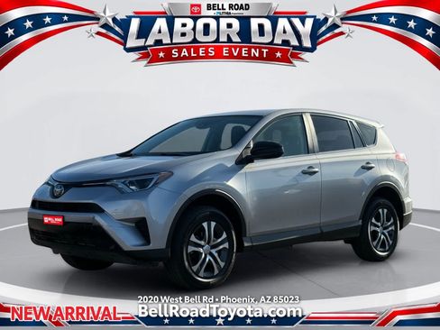 Used 2018 Toyota RAV4 LE FWD image 1