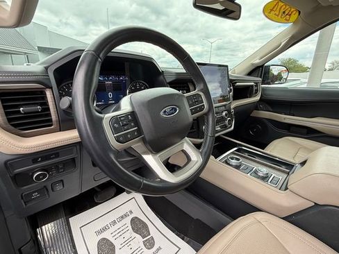Used 2024 Ford Expedition Limited image 12