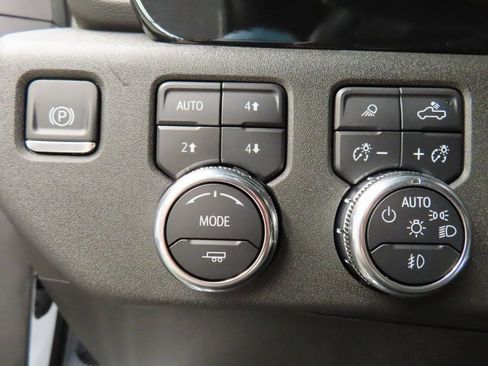 Used 2024 GMC Sierra 2500 SLT w/ SLT Premium Package image 61