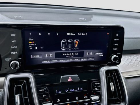 Used 2022 Kia Sorento S FWD image 11