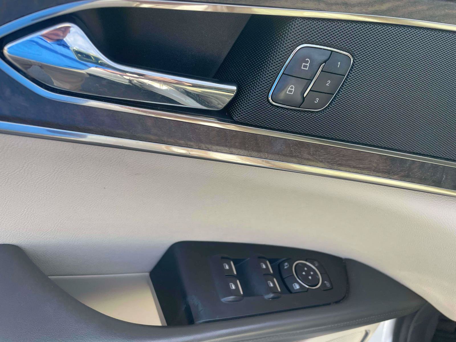 Used 2016 Lincoln MKX Reserve w/ Technology Package AWD/4WD image 12