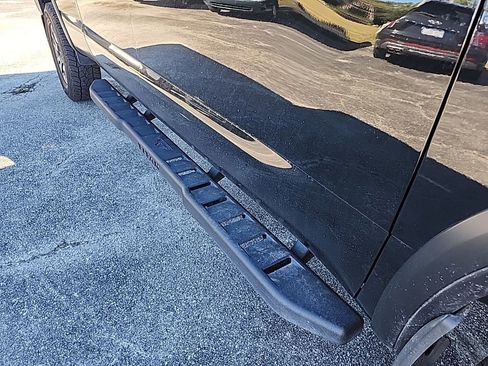 Used 2024 Nissan Titan PRO-4X w/ Pro-4x Convenience Package image 14