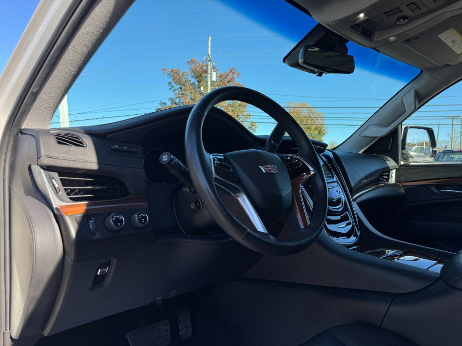 Used 2017 Cadillac Escalade Premium Luxury AWD/4WD image 14