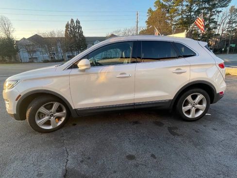 Used 2017 Lincoln MKC Premiere image 5