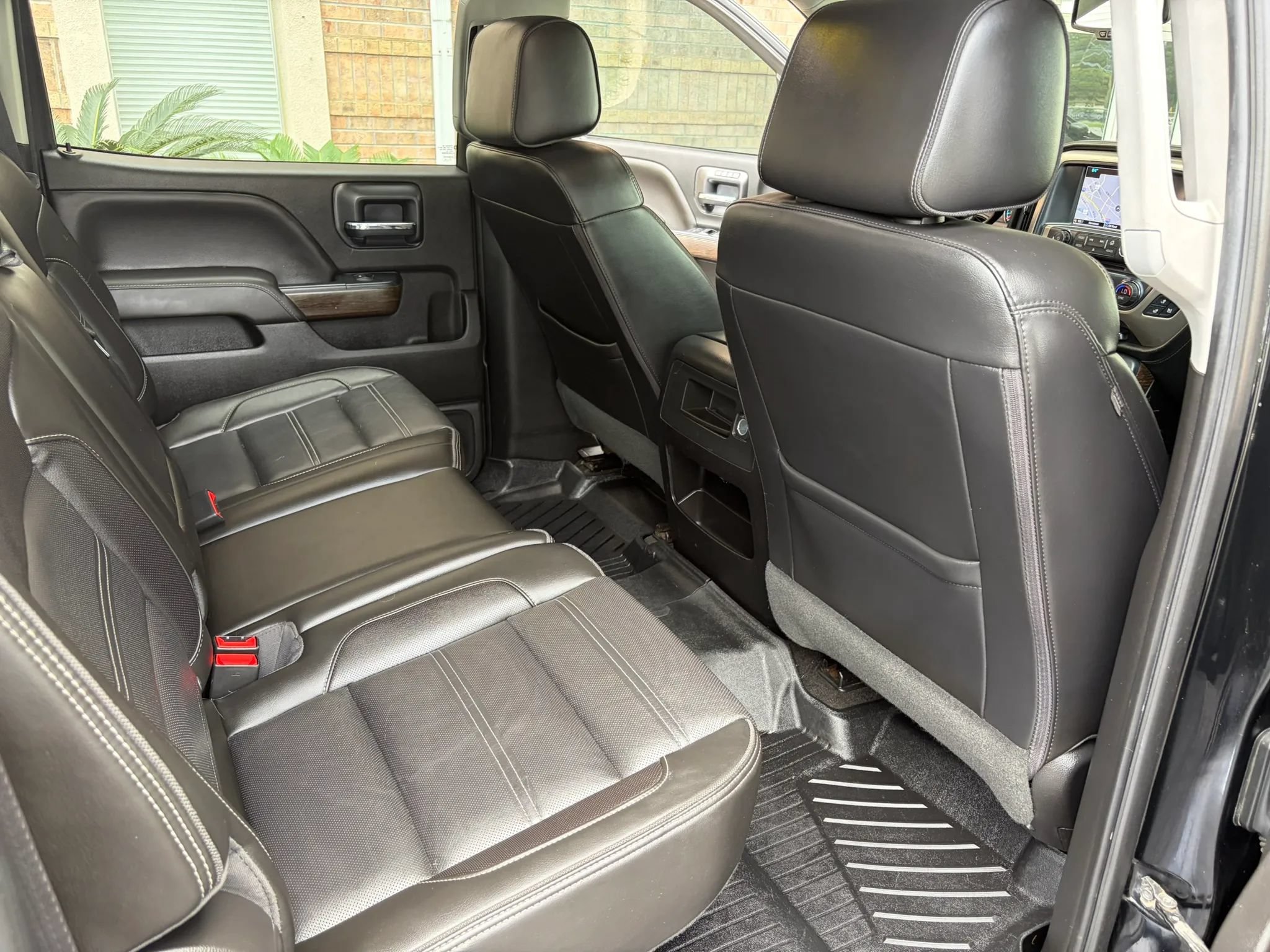 Used 2018 GMC Sierra 3500 Denali w/ Duramax Plus Package AWD/4WD image 18