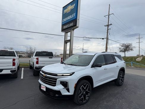 New 2026 Chevrolet Traverse High Country FWD image 1