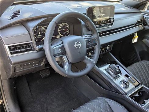 New 2026 Nissan Rogue Platinum AWD/4WD image 3